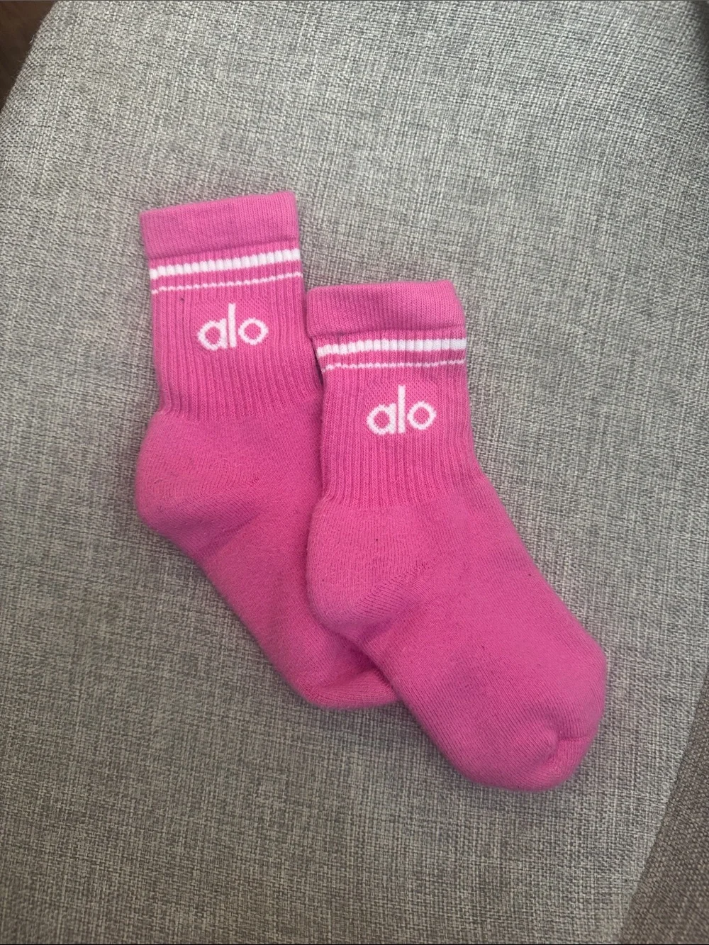 ALO Yoga Paradise pink half crew throwback sock size small